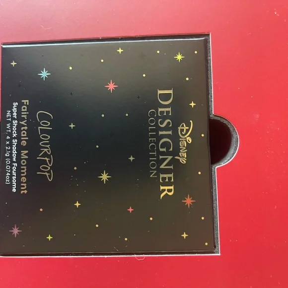 NIB. Disney Designer Collection Makeup Set with Gold and Black Packaging - Picture 4 of 8